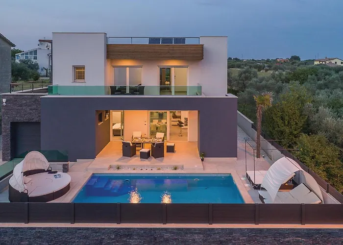 Five-bedroom In * Fažana