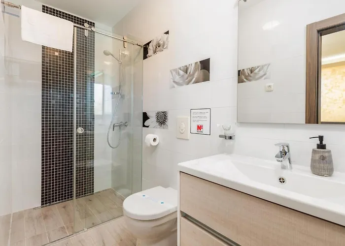 Vakantiehuis Five-bedroom In *