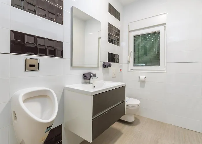 Five-bedroom In Vakantiehuis Fažana